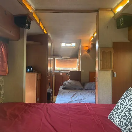 Les Caravanes Du Maquis Bed & Breakfast